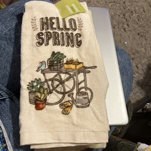 KOHL'S Celebrate Spring Together 2 Kitchen Towels ~ Off-white & Green NEW w/ Tag